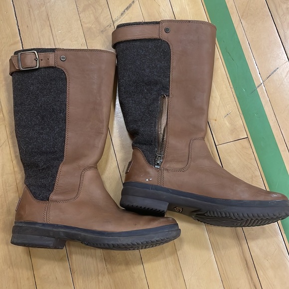 Ugg Boots - Picture 2 of 5